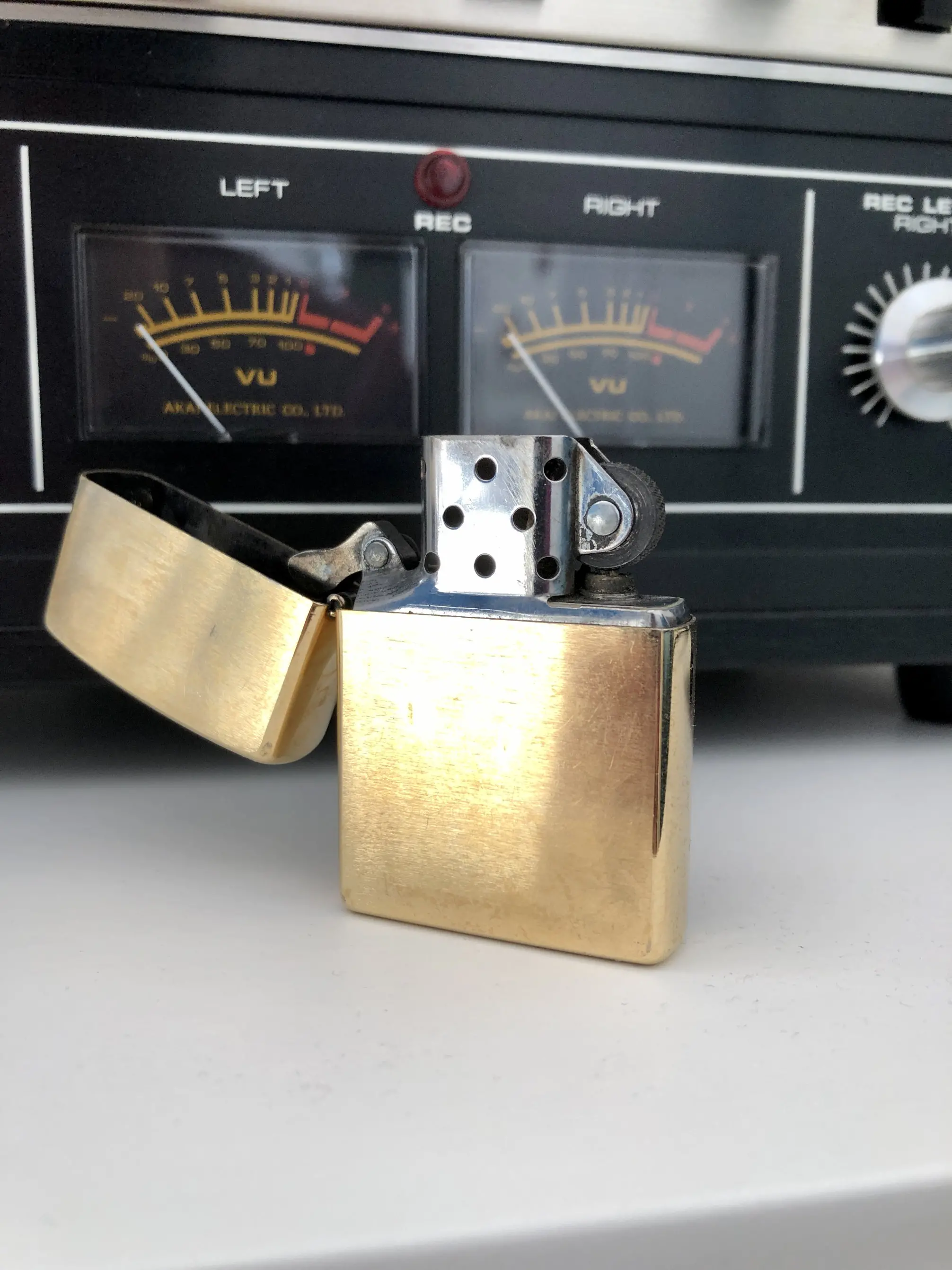 Feuerzeug vergoldet galvanisieren