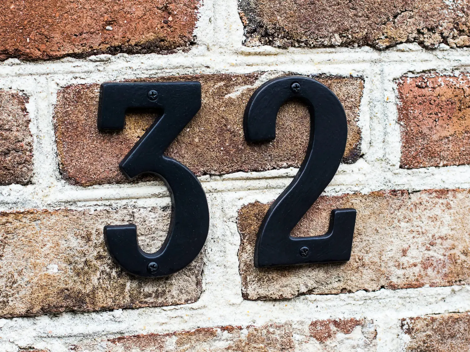 Hausnummer brueniert