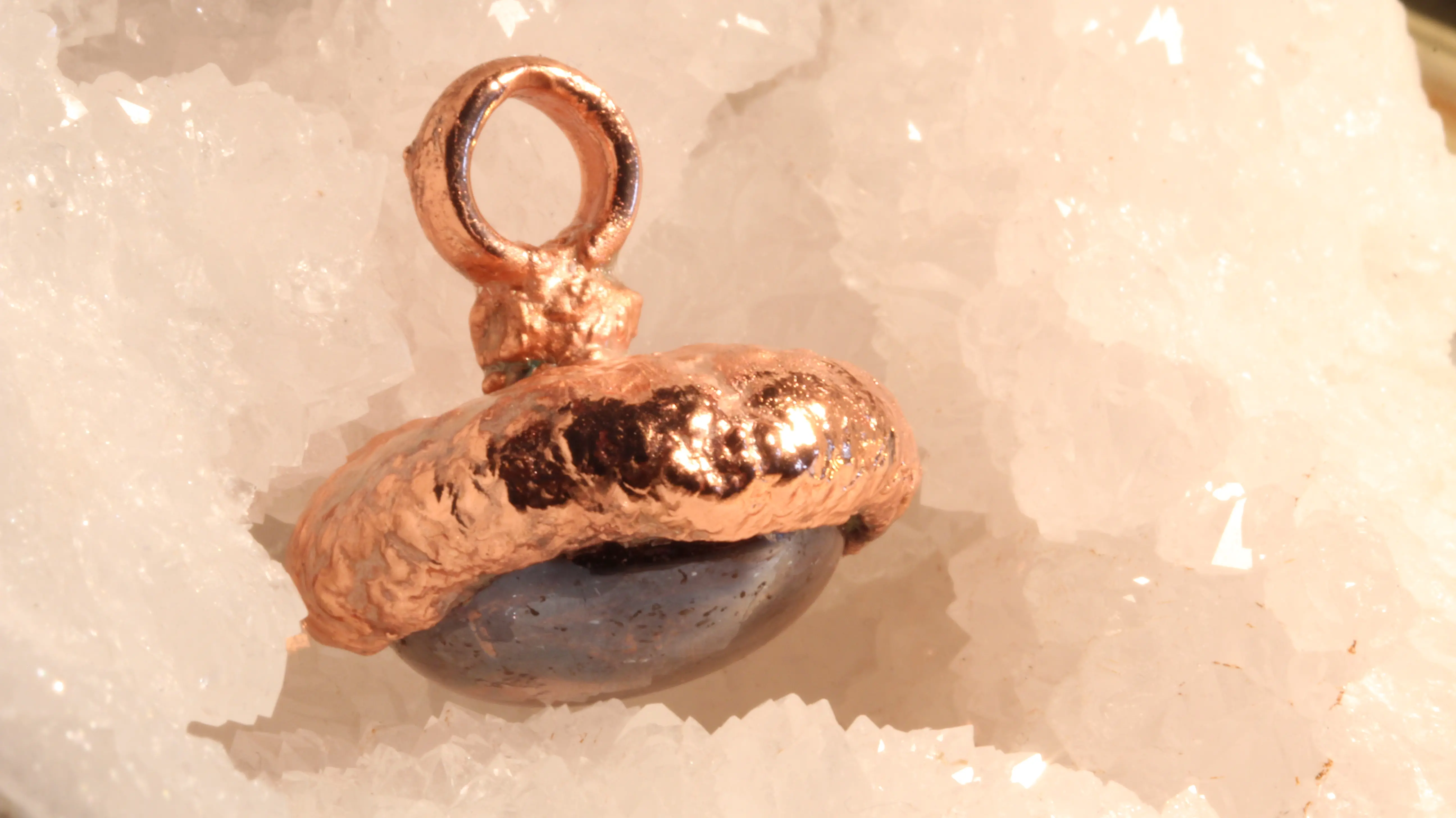 Anhänger verkupfert