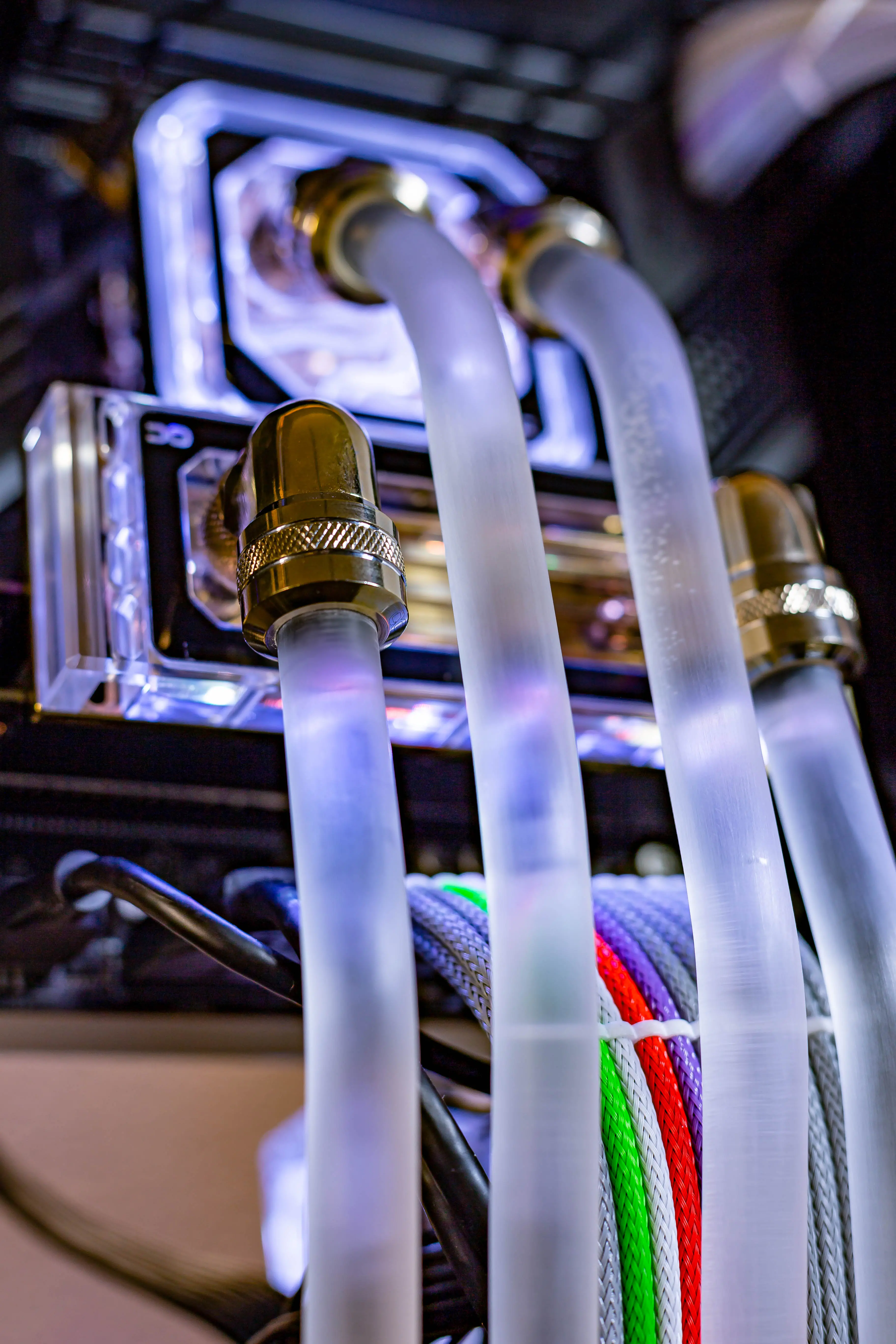 Computerbauteile galvanisieren vergoldet