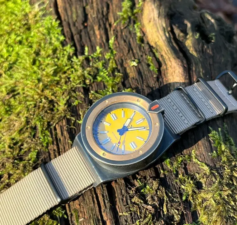 Uhrengehäuse verkupfert, veredelte Uhr, Uhr mit Kupfergehäuse