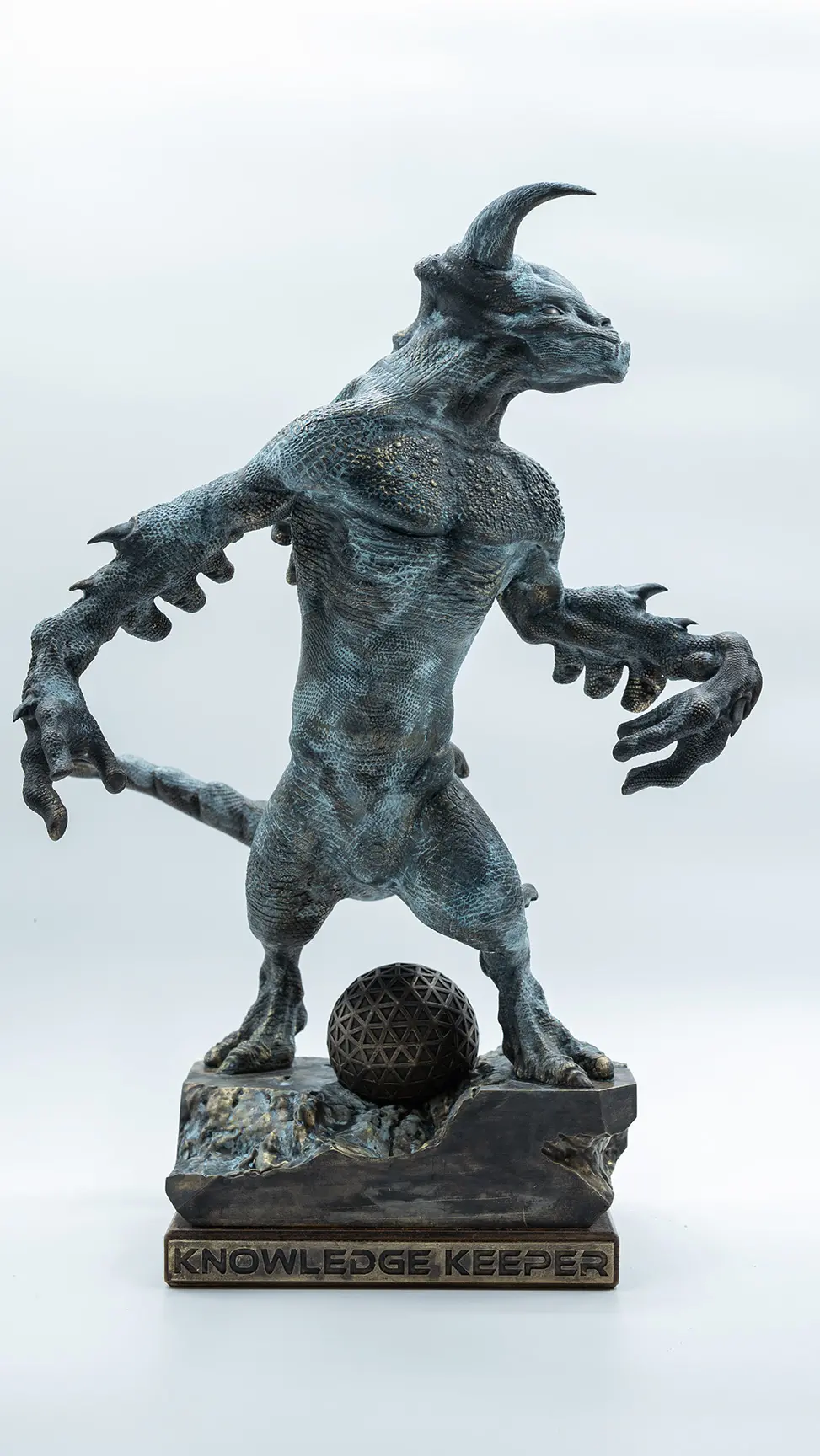 Fabelwesen, patiniert 