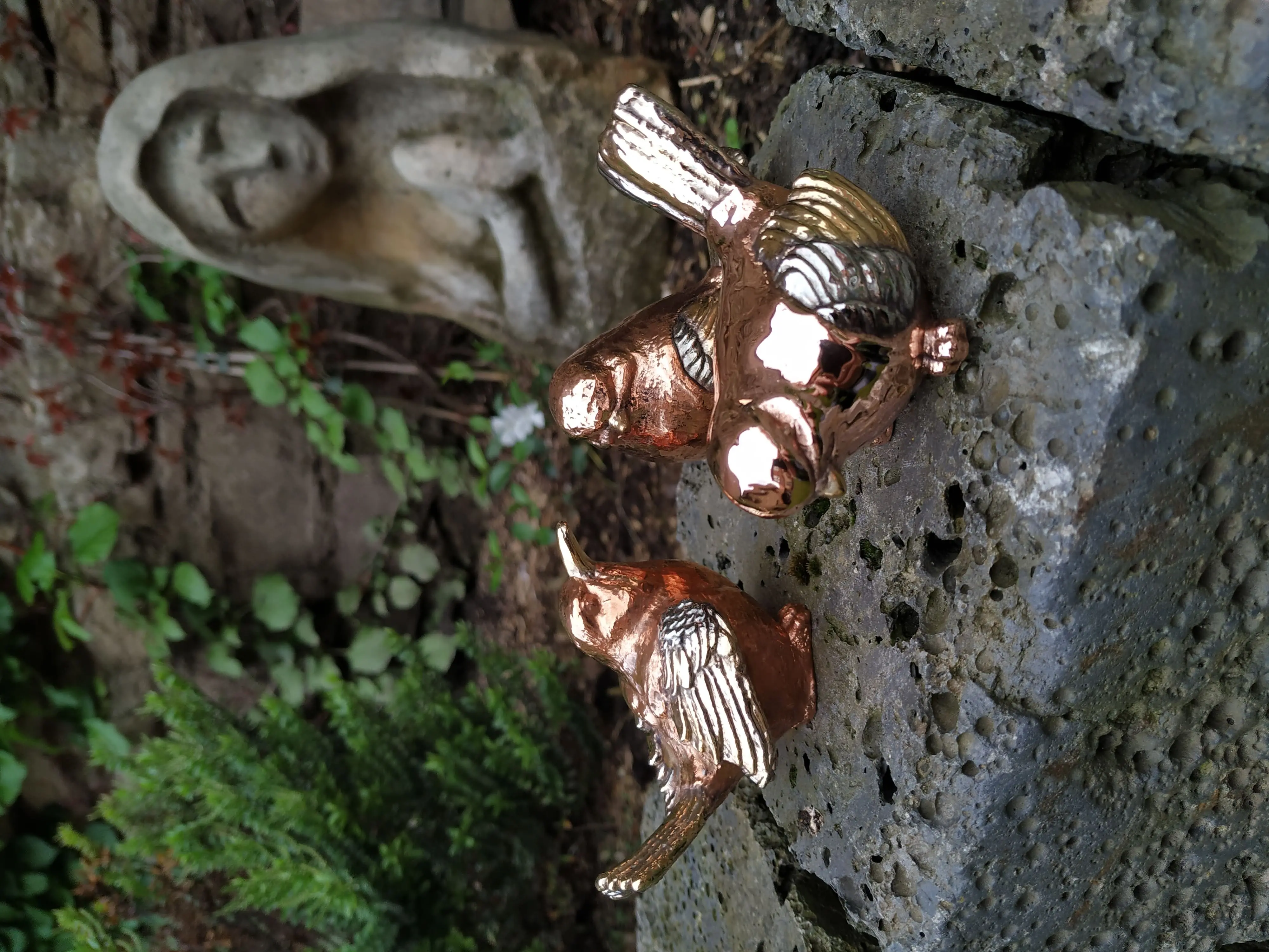 Gartenvögel verkupfert