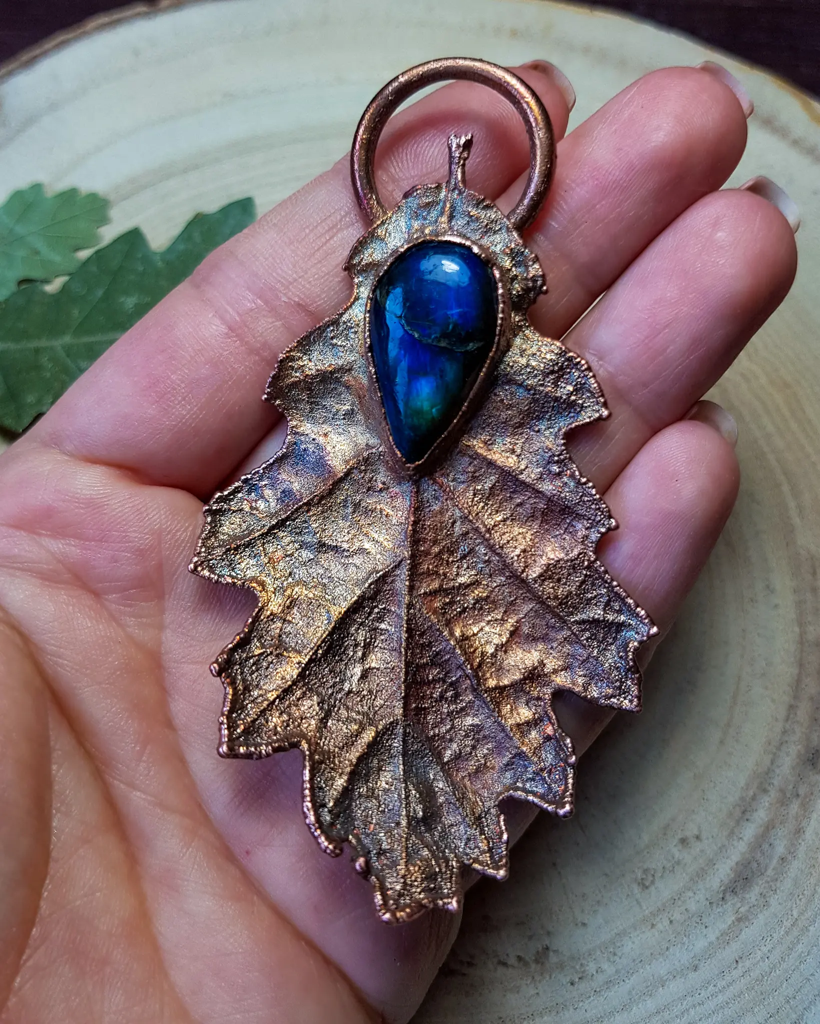 Ahornblatt patiniert