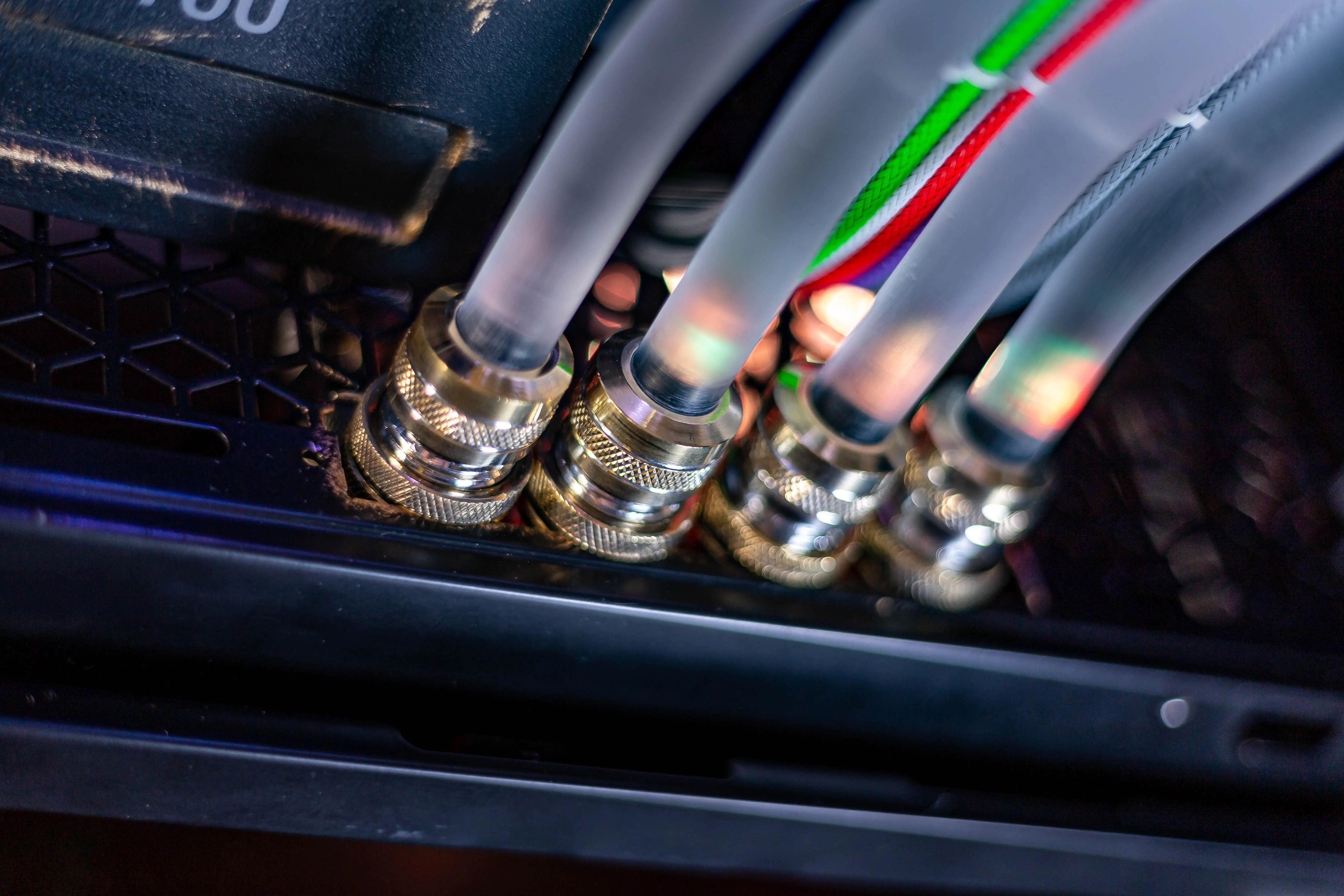 Computerbauteile vergoldet galvanisiert