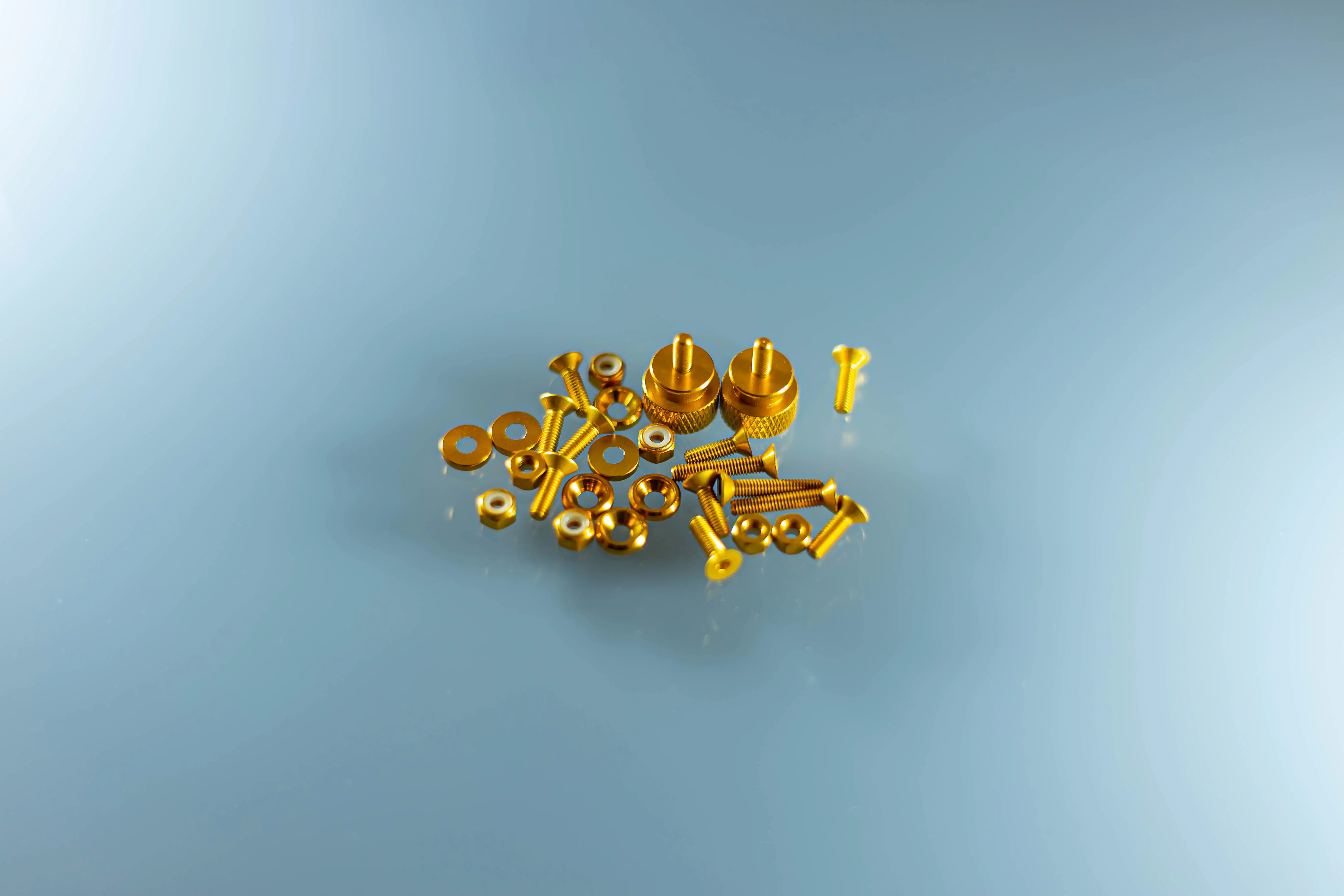 Schrauben vergoldet galvanisiert