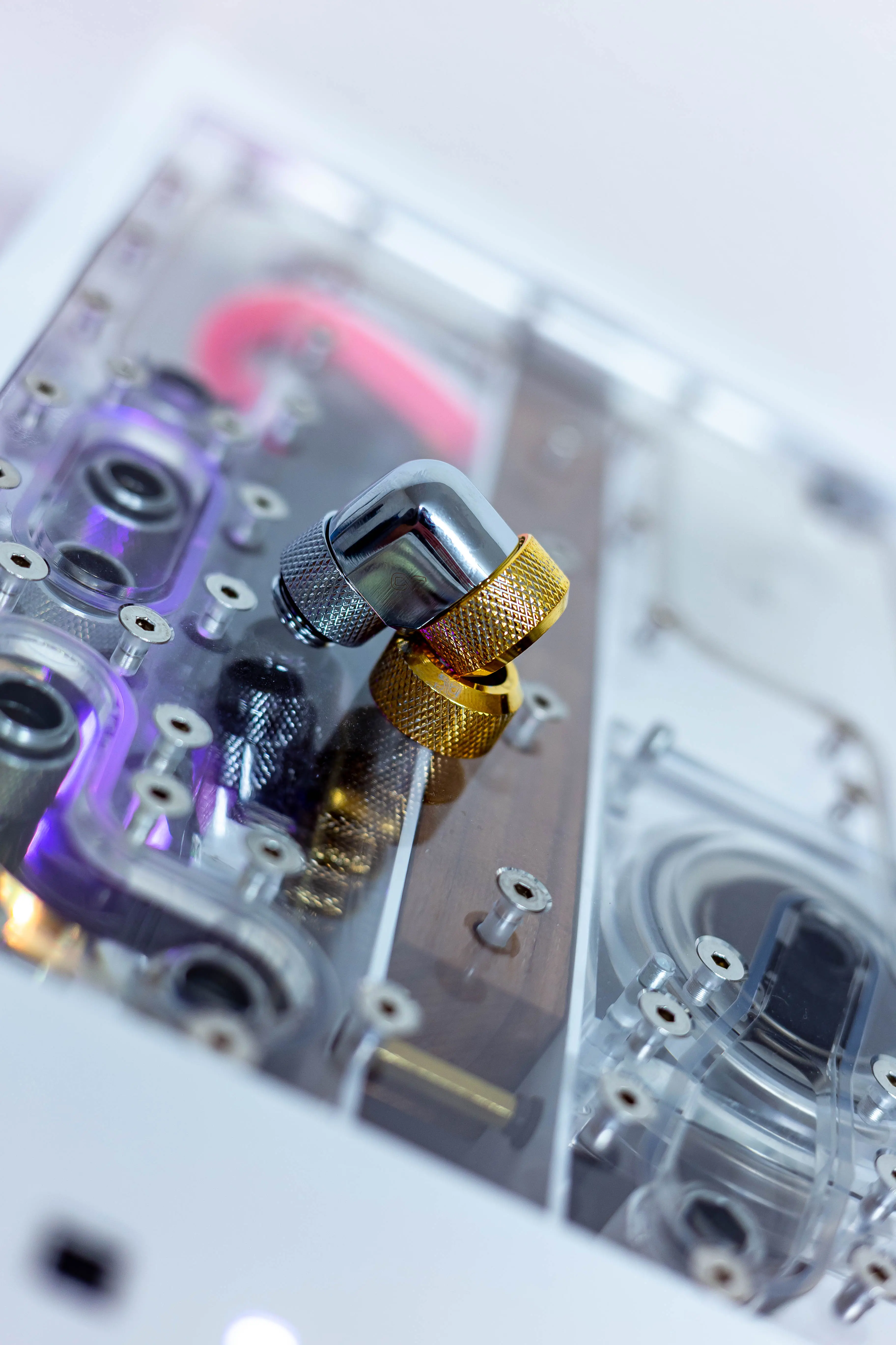 Computerbauteile vergoldet galvanisieren