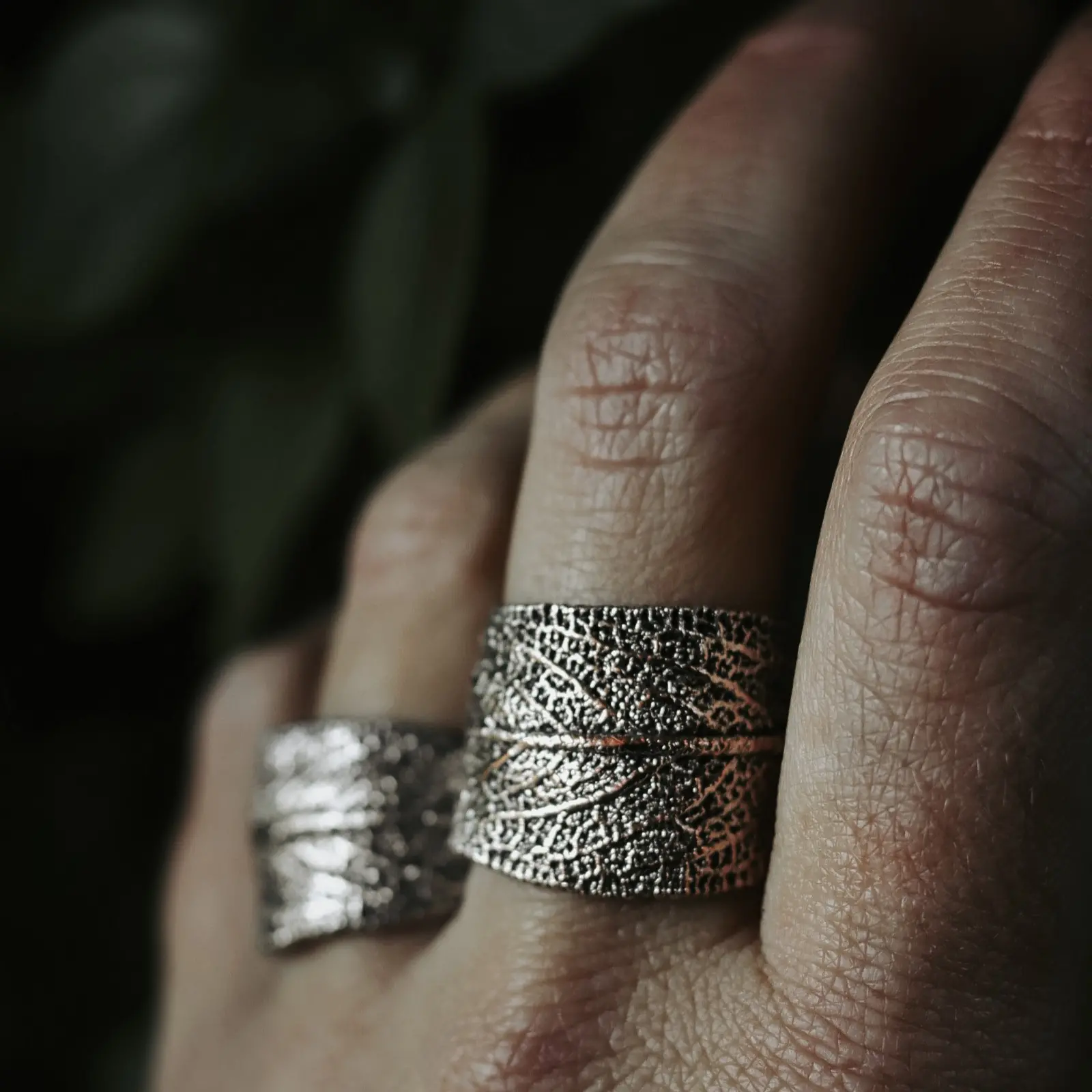 Denise: Ring galvanisiert, galvanisierter Ring aus Blättern, organischer Schmuck, verkupfert und versilberter Ring aus Blättern, Kupferleitlack 